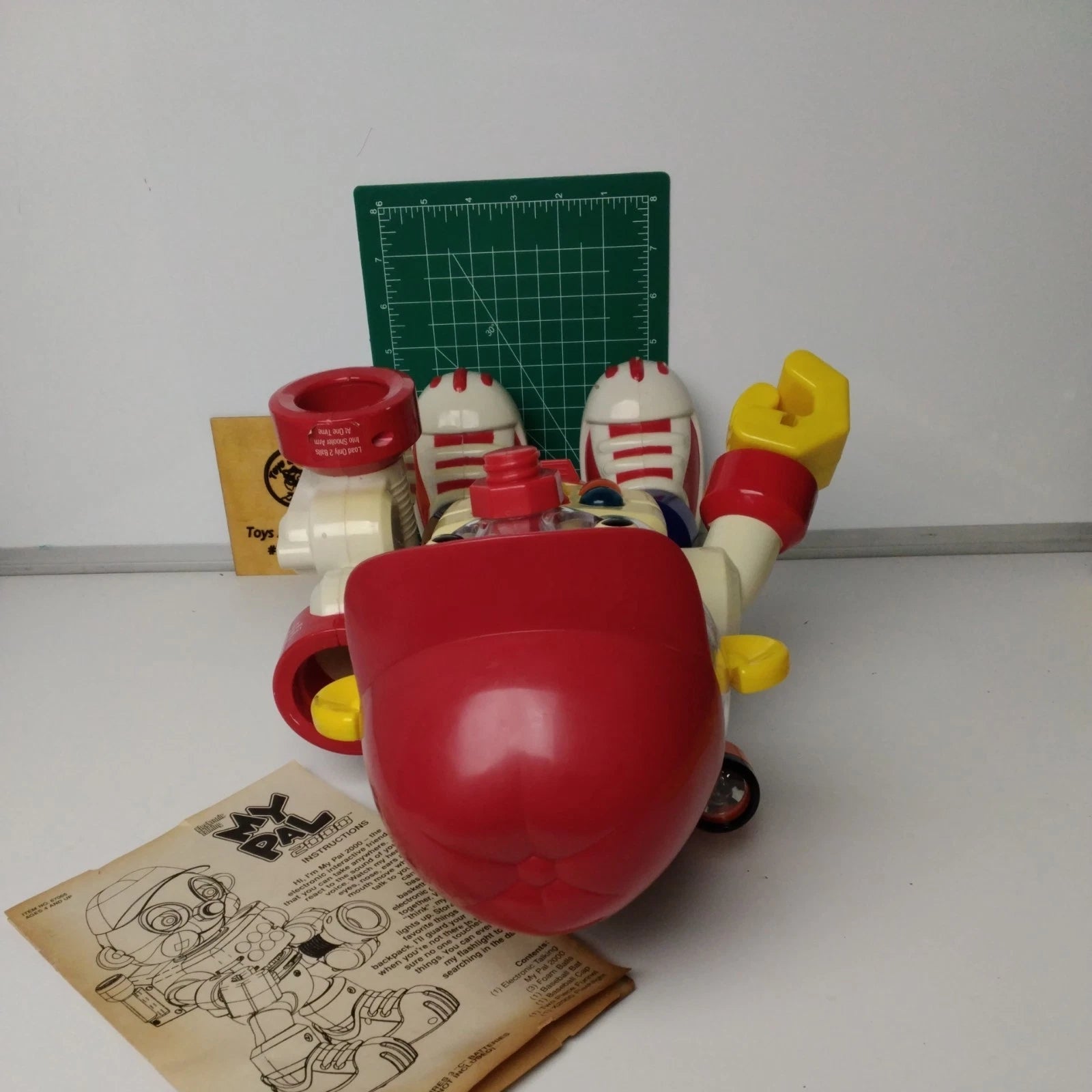Working -Vintages My Pal Talking Toy Robot Marvel Entertainment 1999-
