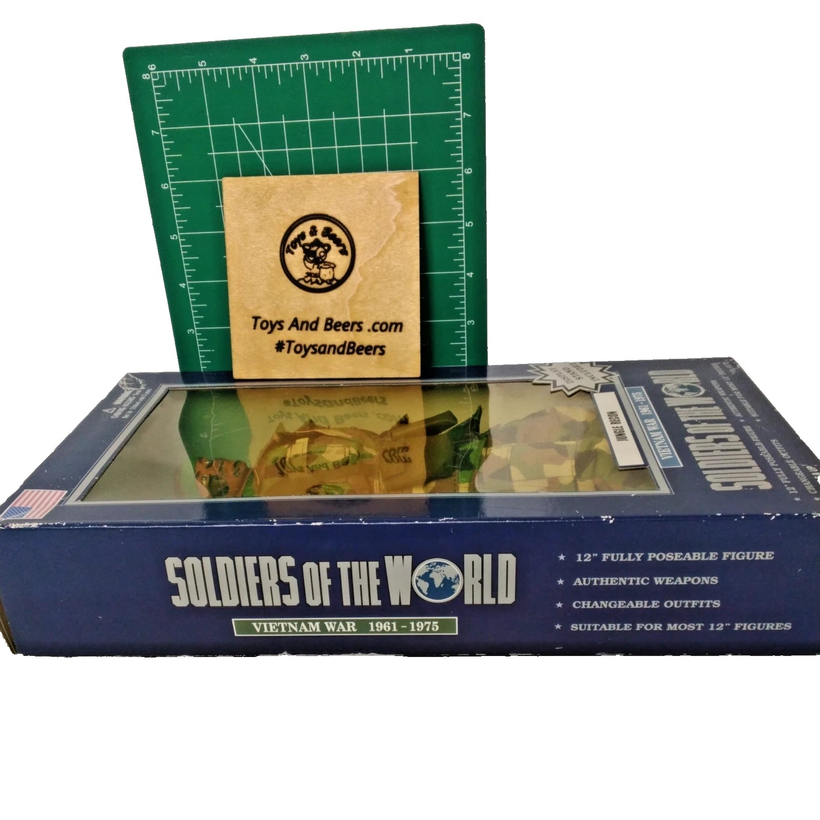NEW Soldiers of the World Jungle Recon Vietnam War 1961-1975 with stand!
