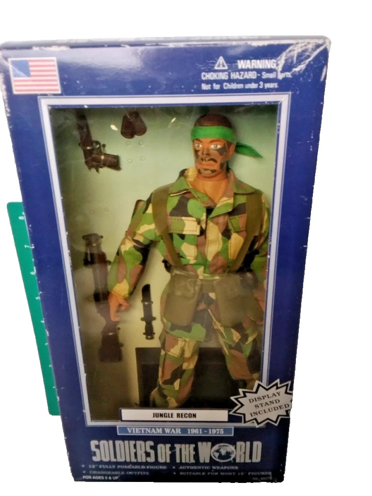 NEW Soldiers of the World Jungle Recon Vietnam War 1961-1975 with stand!